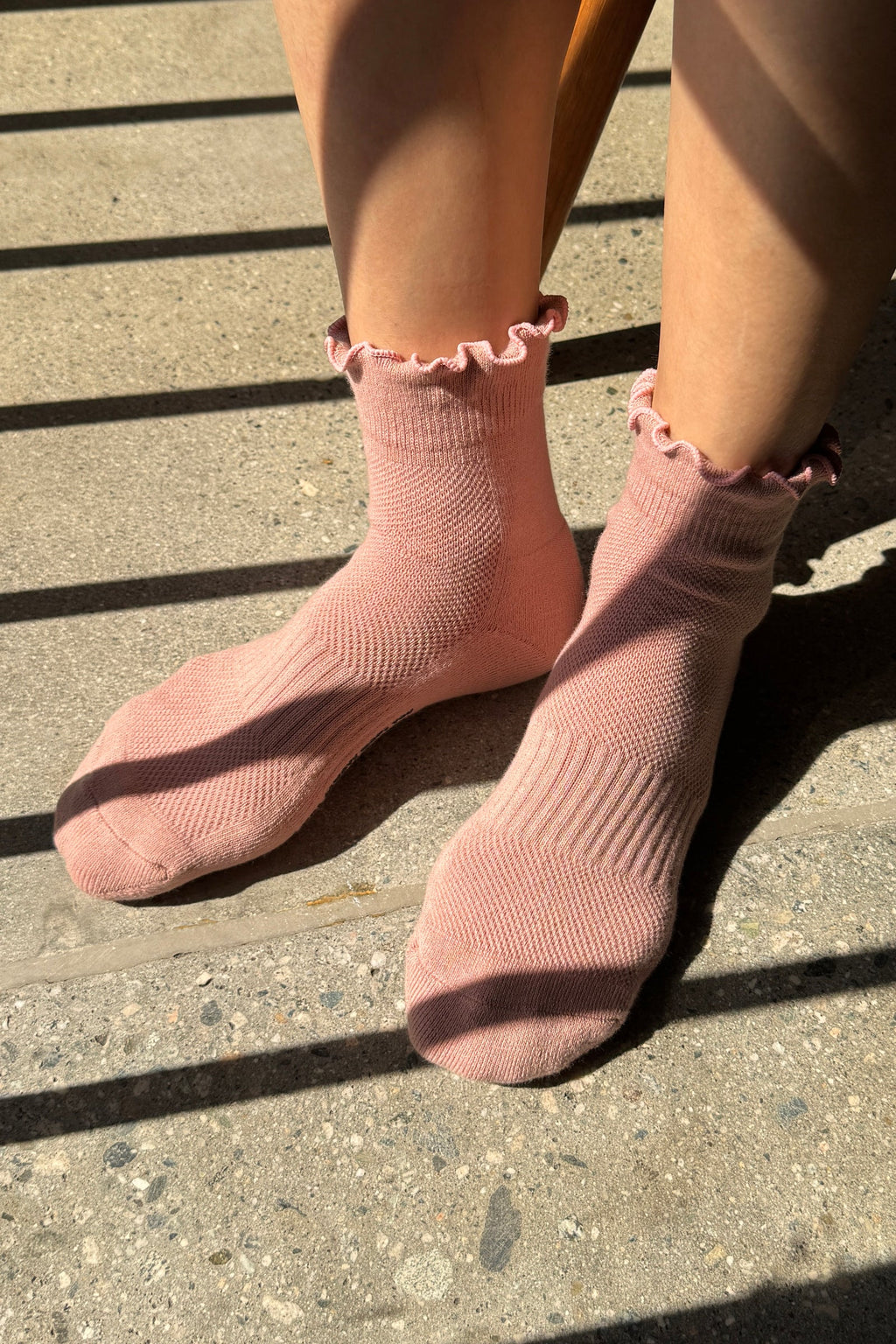 Le Bon Shoppe Ruffled Hugger Crew Socks Vintage Pink/Black