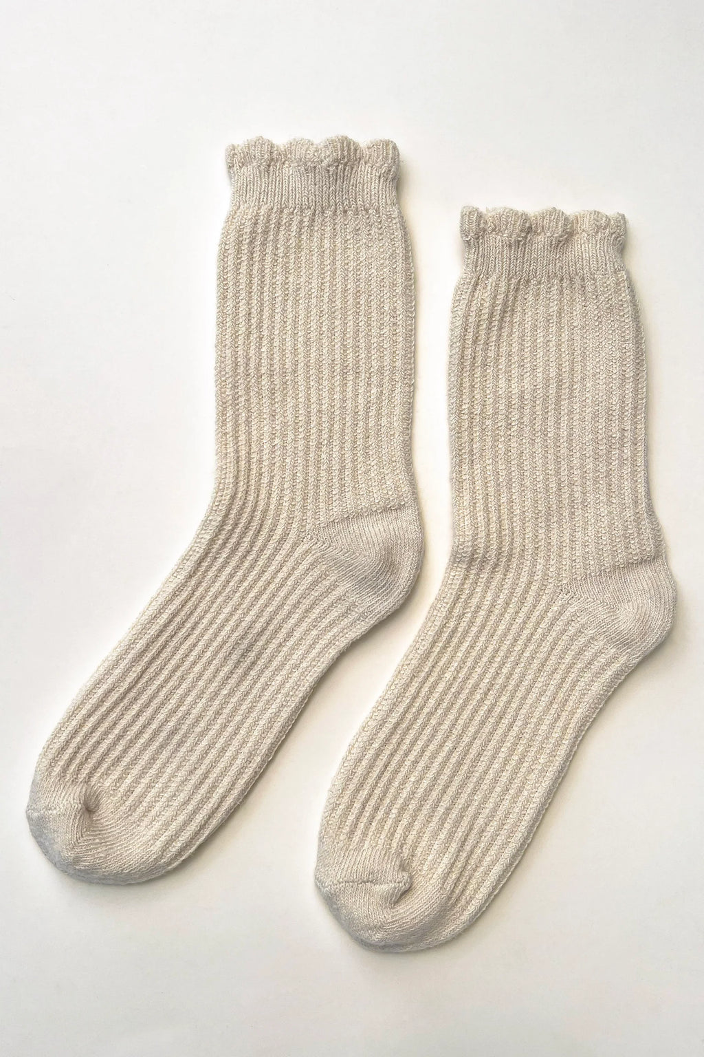 Le Bon Shoppe Linen Scallop Socks Natural