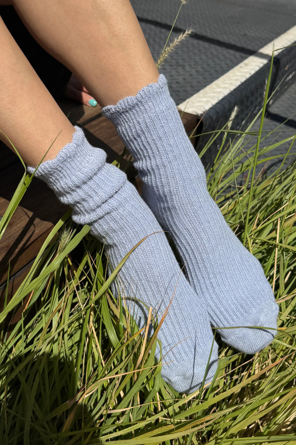 Le Bon Shoppe Linen Scallop Socks Pale Blue